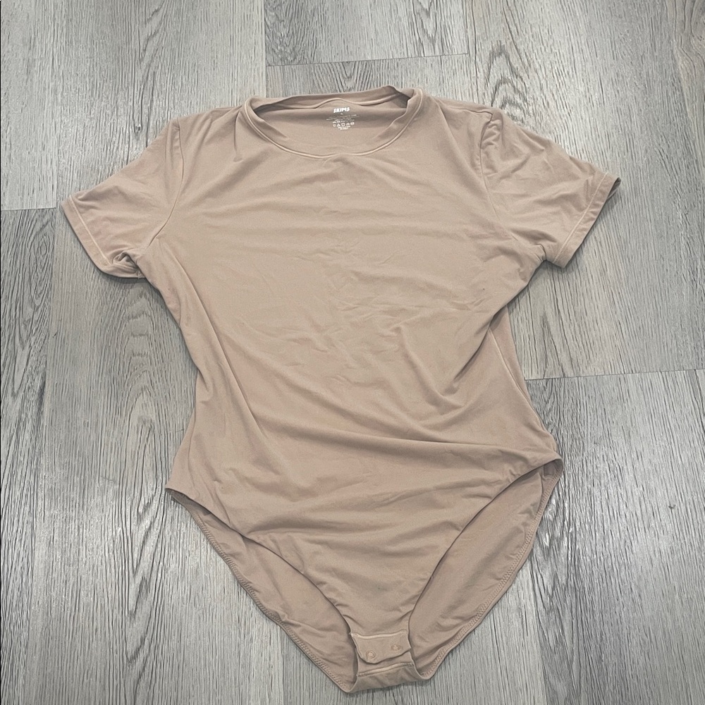 Skims Beige Short Sleeve Bodysuit